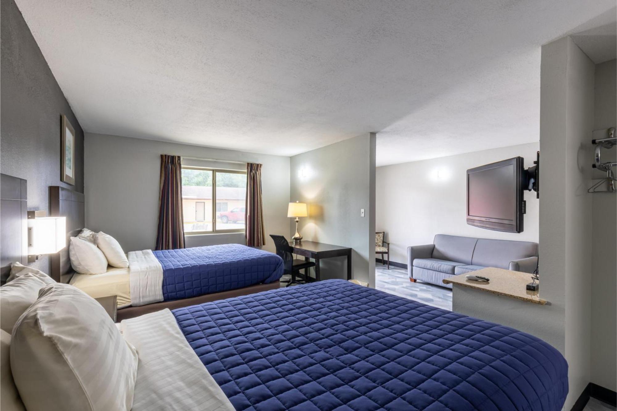 Freer Executive Inn And Studios Exterior photo