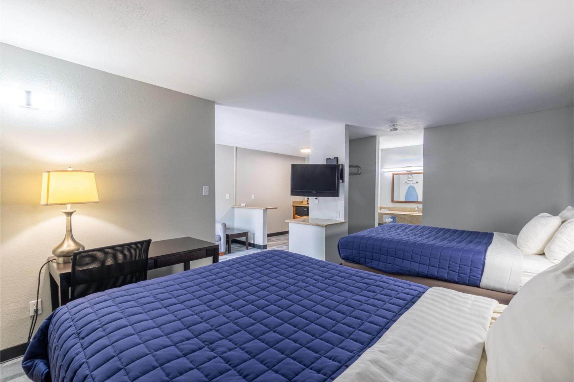 Freer Executive Inn And Studios Exterior photo